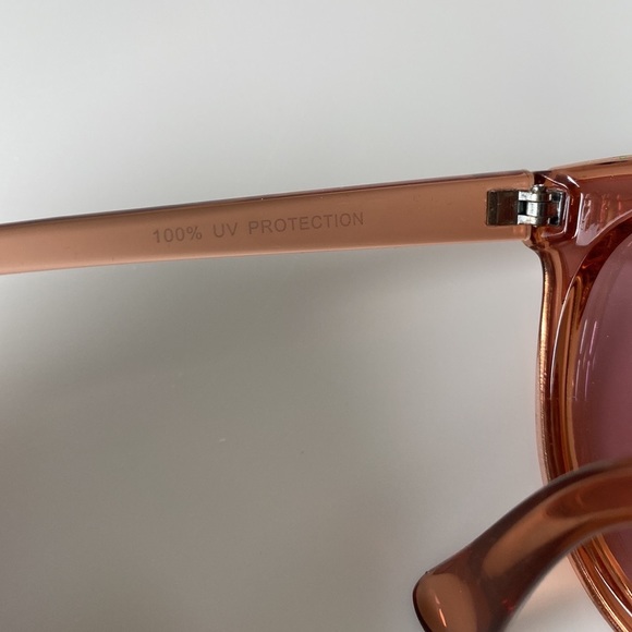 2 FUN Tinted Sunglasses & Case: KISS LIP Shape Wire Frame & Large Plastic Frame - Picture 7 of 10